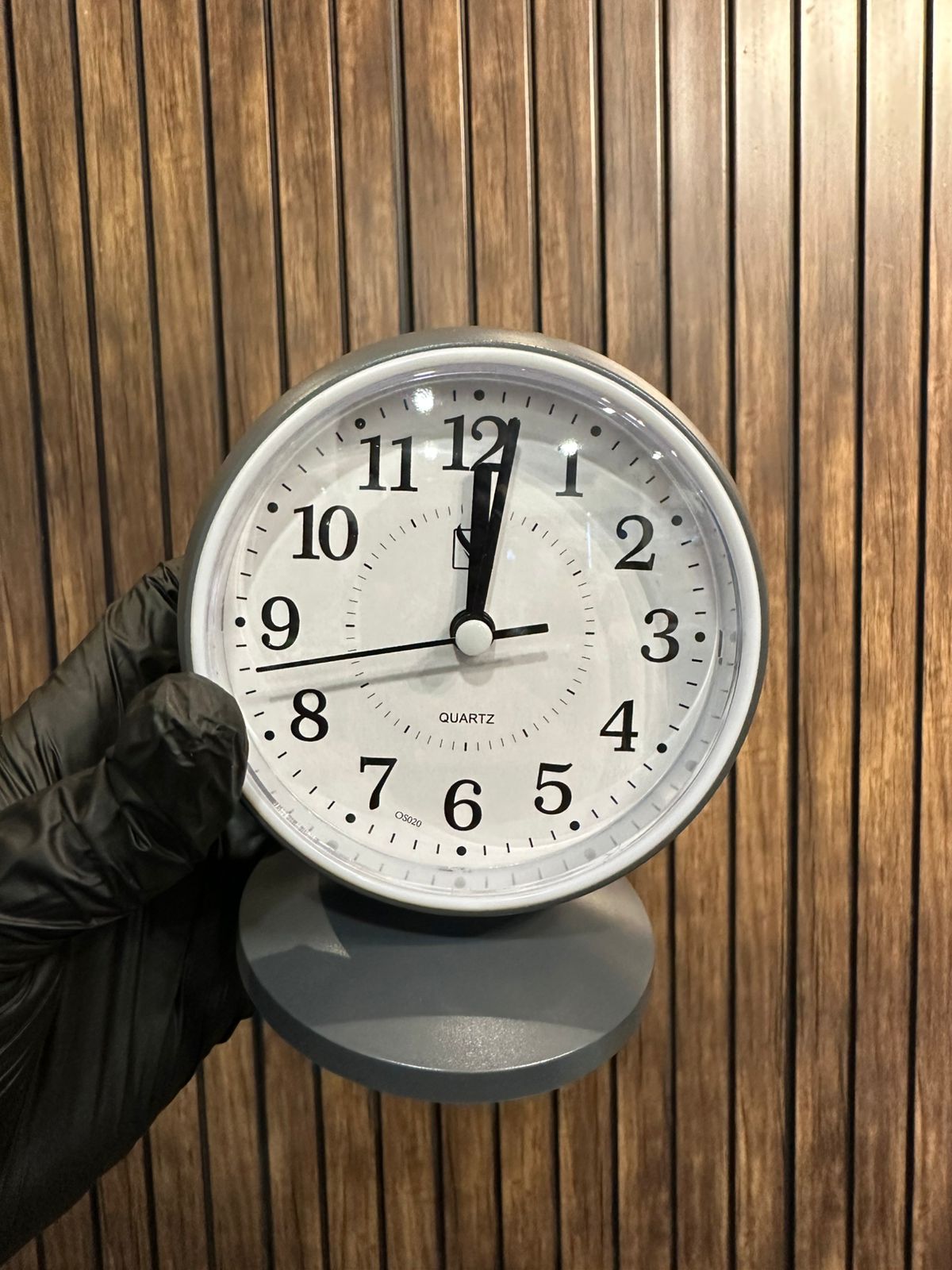 Analog Alarm Clock, Super Silent Non Ticking Small Clock, Easy Operate Bedside Analog Small Desk Clock
