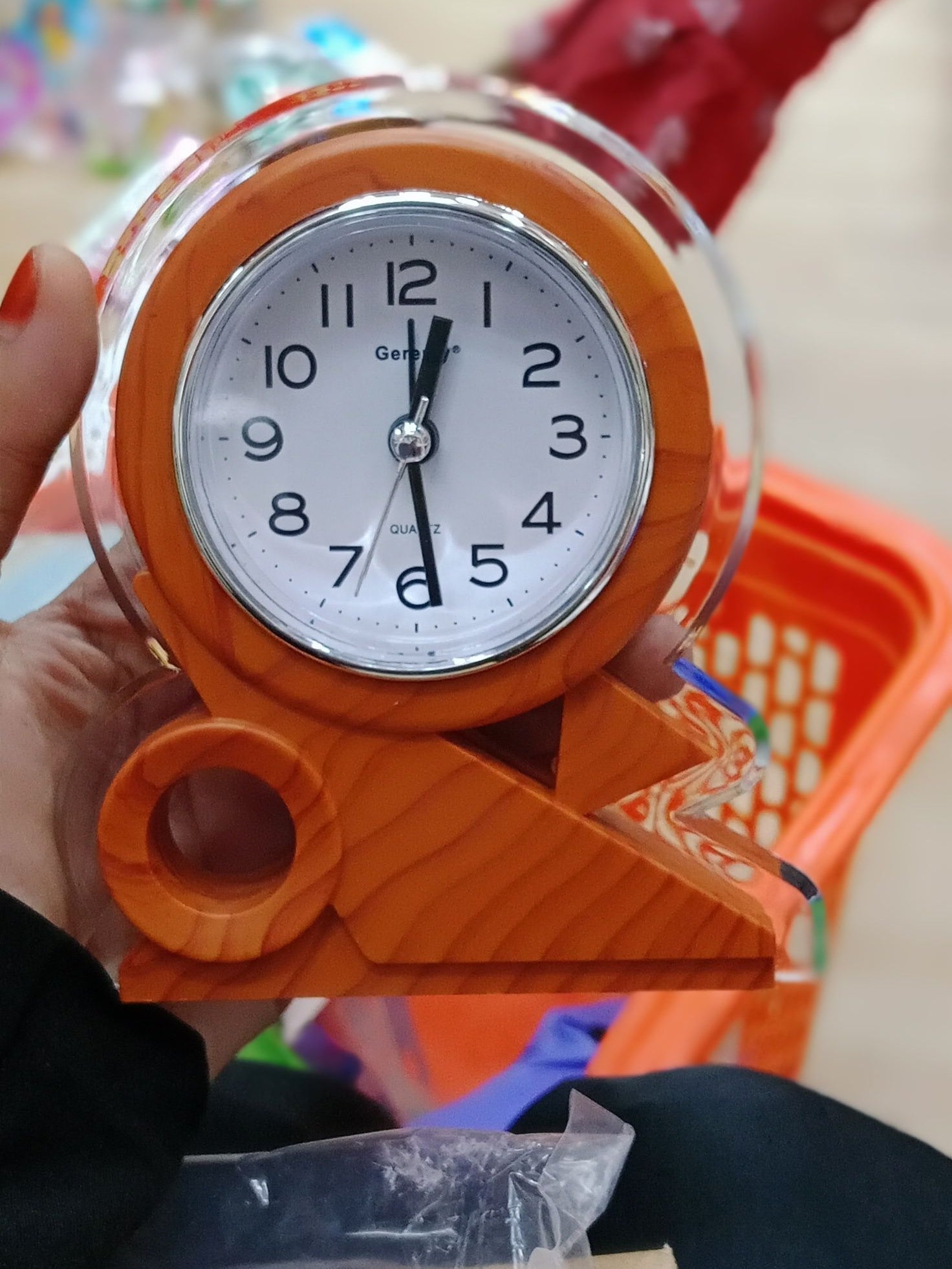 Decorative Plastic Wooden Design Clock, Table Top Alarm Clock, Bedroom Desktop Decoration Clock